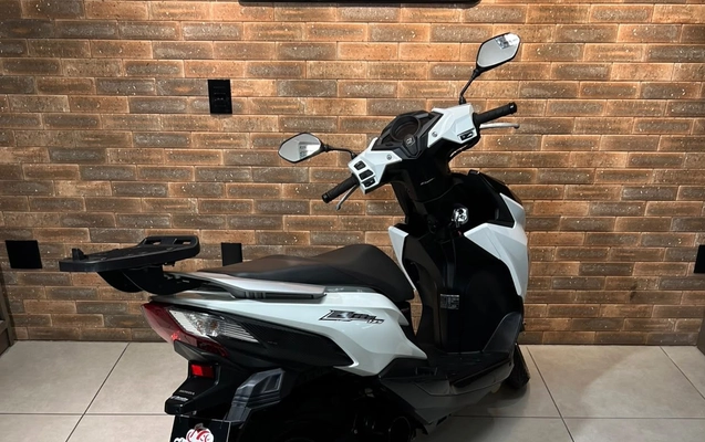 imagem-https://www.socarrao.com.br/sc-vehicle-images-prod/3065037/1786564473397-8a8cc2d6345940e7917eb501419b9f44_1786564453834.jpg