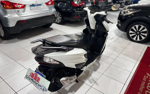 imagem-https://www.socarrao.com.br/sc-vehicle-images-prod/3066450/1787590403282-8352566_0_B_fe7c9deb8c.jpeg