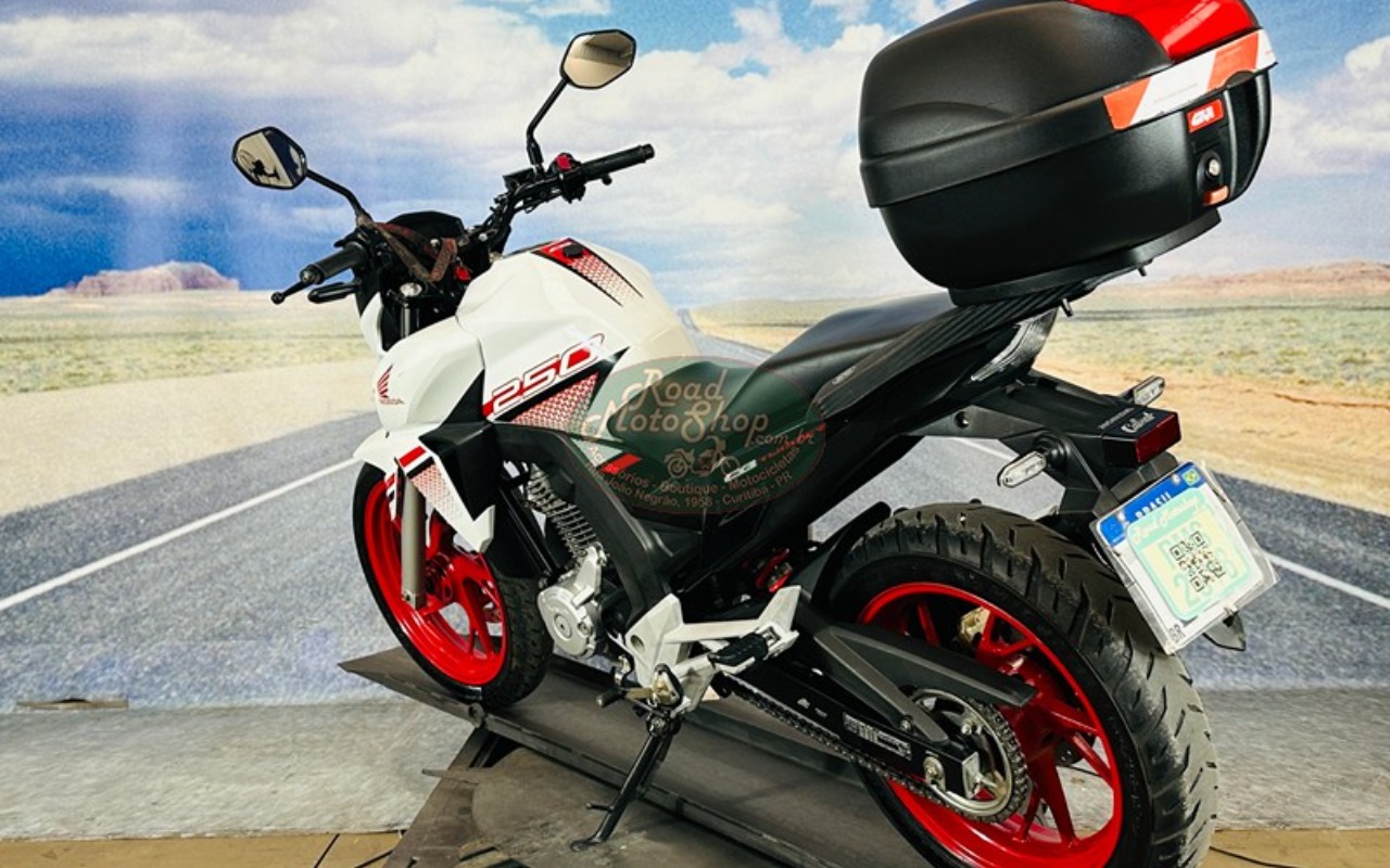 imagem-https://www.socarrao.com.br/sc-vehicle-images-prod/3066826/1785961038006-VFdJU1RFUiAyNTAgQlJBTkNBXzE0LmpwZw.jpg