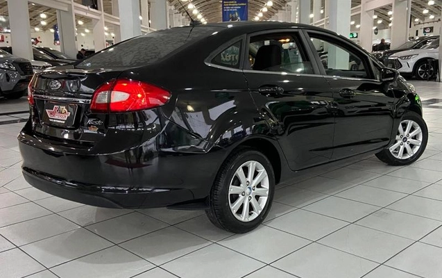 imagem-https://www.socarrao.com.br/sc-vehicle-images-prod/3067541/1789390546211-8342662_12_B_5deccc7a72.jpeg