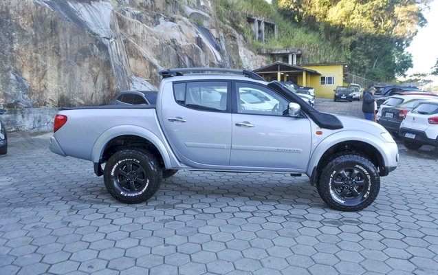 imagem-https://www.socarrao.com.br/sc-vehicle-images-prod/3069245/1787144532480-4639cb2b2c5c4f2281fd13586cee0482_1781720218186.jpg