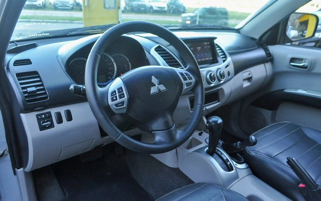imagem-https://www.socarrao.com.br/sc-vehicle-images-prod/3069245/1787144532483-52d3e4bcea1143ed8beb4bf351ef0c7d_1781720218201.jpg