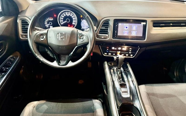 imagem-https://www.socarrao.com.br/sc-vehicle-images-prod/3082923/1786107732146-8210730_8_B_78a34a2556.jpeg