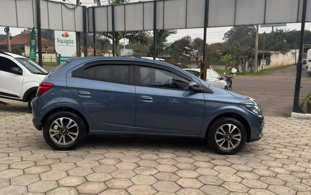 imagem-https://www.socarrao.com.br/sc-vehicle-images-prod/3082962/1786021131181-SbMHJU1QFBd19MUG8hD9et2VdtIisKt8.jpg