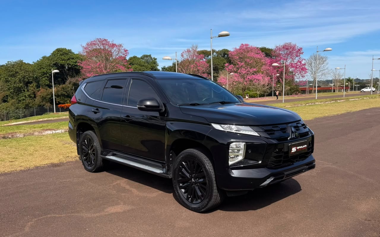 Mitsubishi Pajero 2025 Preto — foto 1 de 3