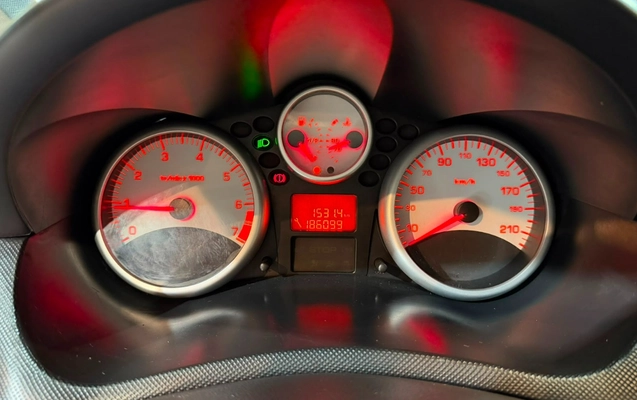 imagem-https://www.socarrao.com.br/sc-vehicle-images-prod/3083055/1786022679908-OS5qcGVn.jpeg