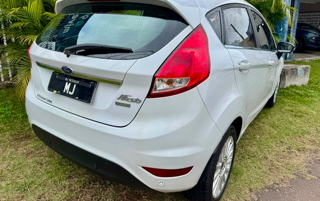 imagem-https://www.socarrao.com.br/sc-vehicle-images-prod/3083580/1786026286438-a8b7645f-15a6-47ce-ae8f-c68bec21c5ca.jpeg