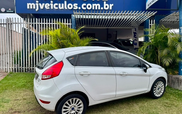 imagem-https://www.socarrao.com.br/sc-vehicle-images-prod/3083580/1786026286439-a15e924c-5752-474c-89bb-dae862f31c48.jpeg