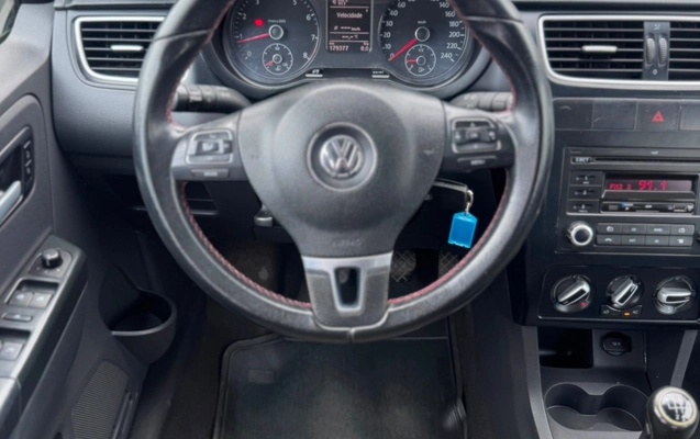 imagem-https://www.socarrao.com.br/sc-vehicle-images-prod/3083590/1786026448130-SU1HLTIwMjYwNzI3LVdBMDA3MS5qcGc.jpg