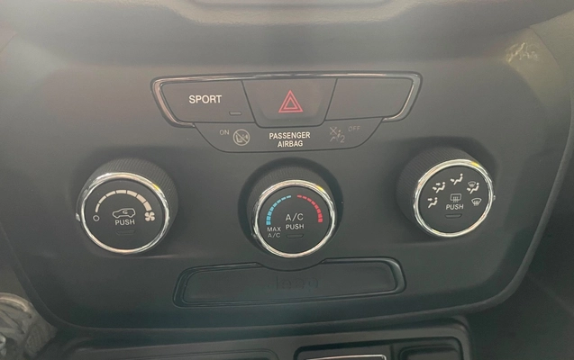 imagem-https://www.socarrao.com.br/sc-vehicle-images-prod/3083625/1786026988630-NWU5YWExNjEtNzAxNC00Zjg5LWIyNzEtMjJjM2NhNWJhNzU0LmpwZWc.jpeg