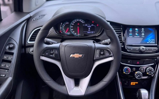 imagem-https://www.socarrao.com.br/sc-vehicle-images-prod/3083834/1786028194246-SU1HLTIwMjYwNzMwLVdBMDEyNi5qcGc.jpg