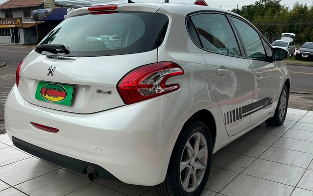 imagem-https://www.socarrao.com.br/sc-vehicle-images-prod/3083853/1786629292844-YTNlYjJhYWItOGE0MS00MGMyLWJhZjUtNTFjYzQ1MDg5NTFhLmpwZw.jpg