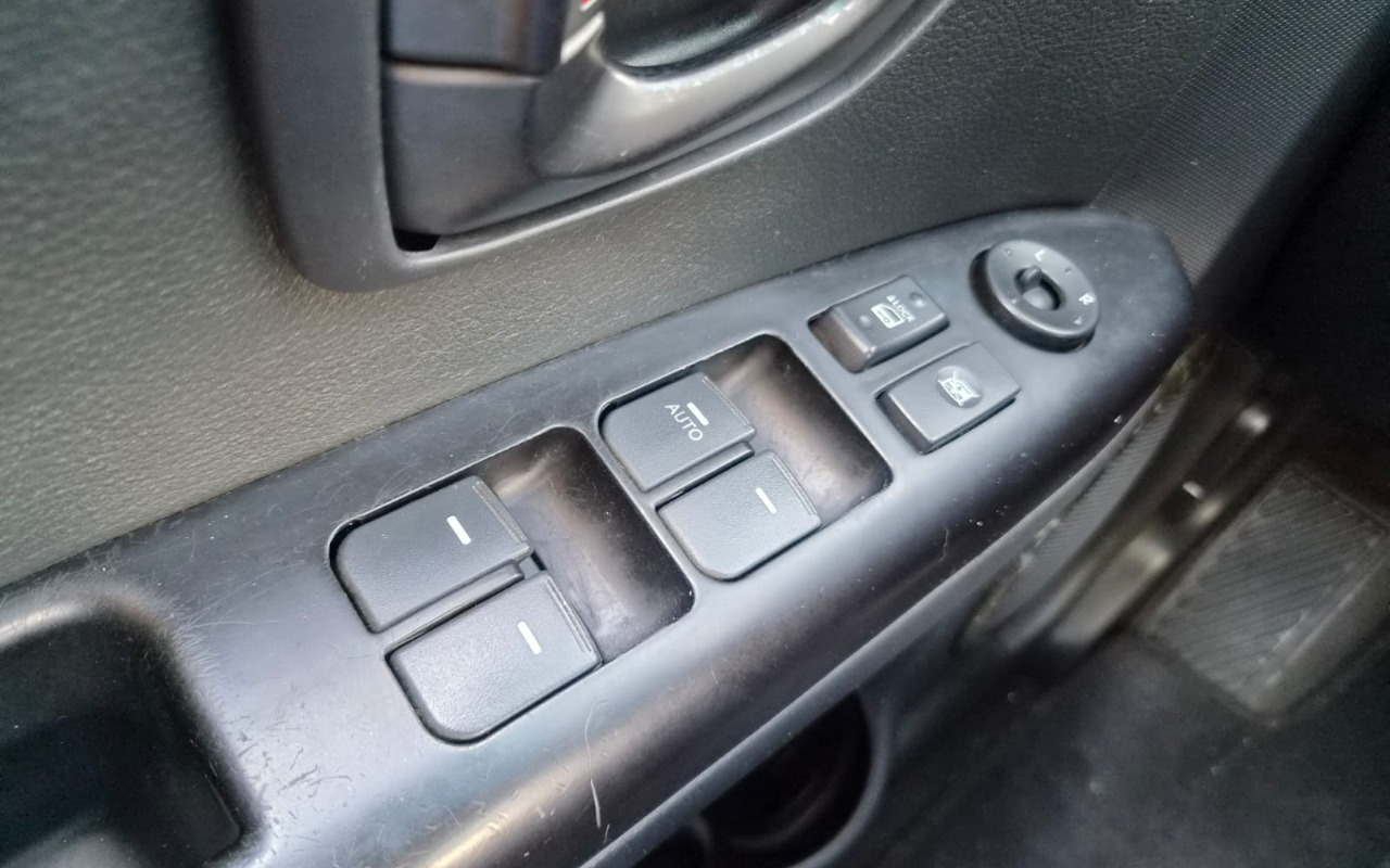 imagem-https://www.socarrao.com.br/sc-vehicle-images-prod/3086194/1786035438124-V2hhdHNBcHAgSW1hZ2UgMjAyNi0wOC0wNiBhdCAxMS41MC4yNi5qcGVn.jpeg