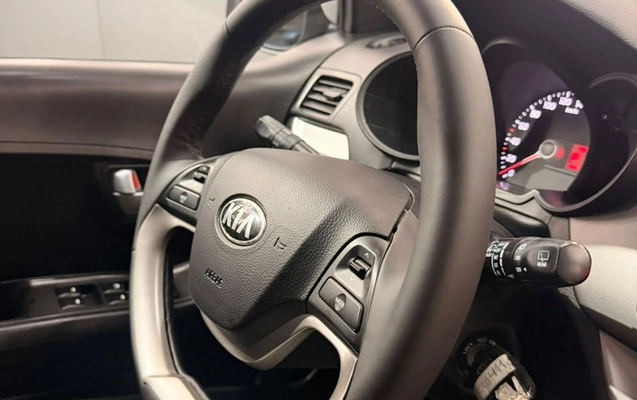 imagem-https://www.socarrao.com.br/sc-vehicle-images-prod/3086363/1789488247791-003_1d442380f59b479f4a19f19137c1cce8.jpeg