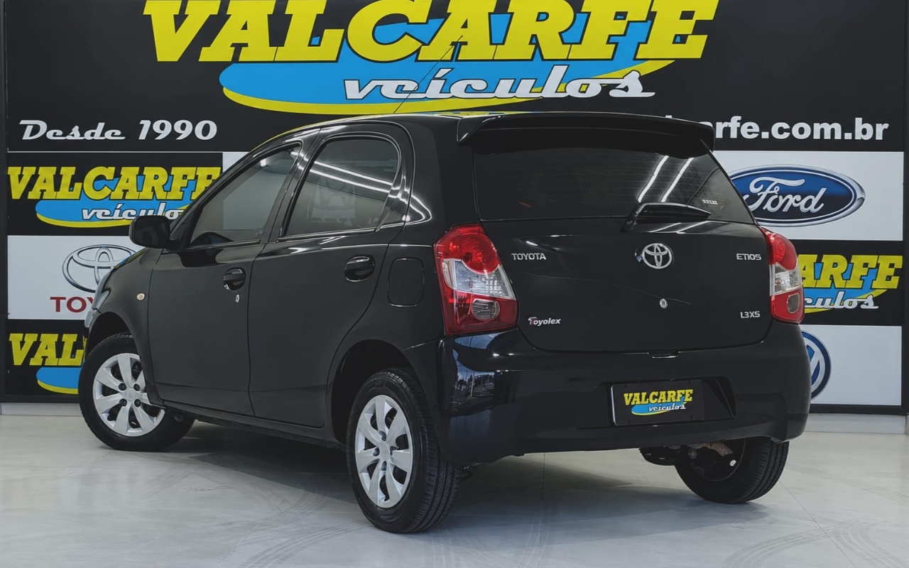 imagem-https://www.socarrao.com.br/sc-vehicle-images-prod/3087249/1786038346953-MTQuanBn.jpg