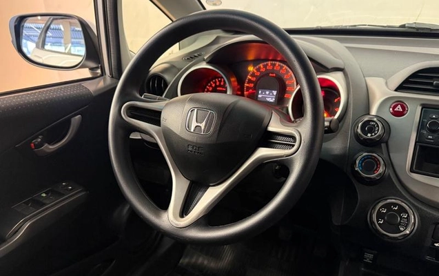 imagem-https://www.socarrao.com.br/sc-vehicle-images-prod/3087396/1789571794646-8355346_3_B_578f256e20.jpeg