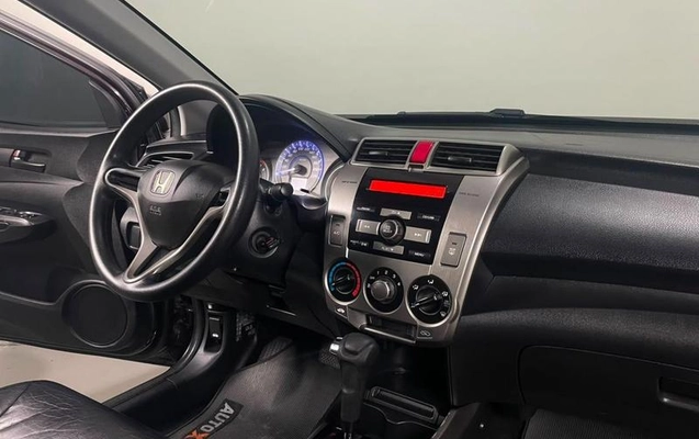 imagem-https://www.socarrao.com.br/sc-vehicle-images-prod/3087766/1789422483568-8355355_9_B_403274ee6f.jpeg