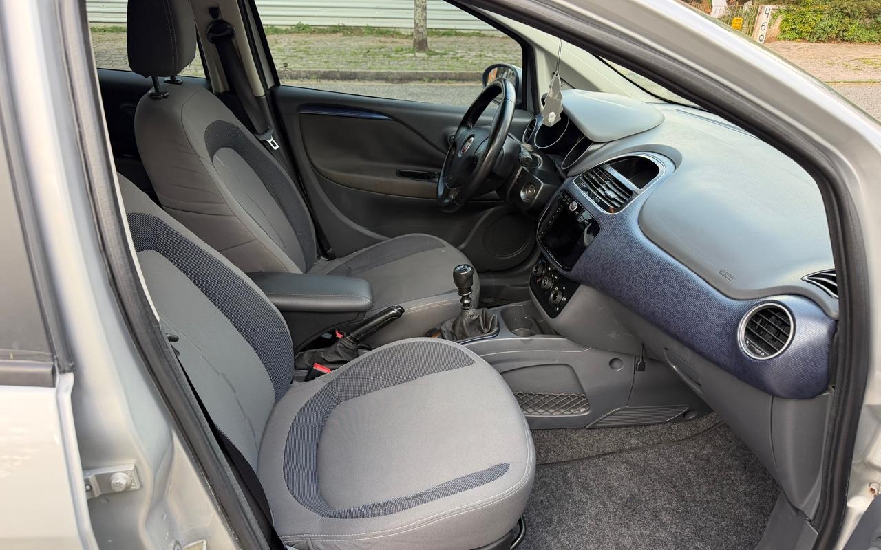 imagem-https://www.socarrao.com.br/sc-vehicle-images-prod/3088762/1786724466194-OS5qcGVn.jpeg