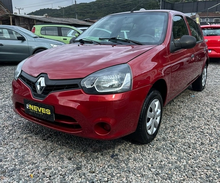 Renault Clio 2013 Vermelho — foto 1 de 3