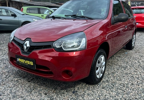 Renault Clio 2013 Vermelho — foto 1 de 3