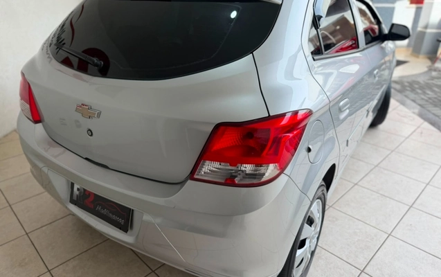 imagem-https://www.socarrao.com.br/sc-vehicle-images-prod/3089624/1788279741763-atLbO7W0ZzGDawWxhMHXt3Odyb5iyjGc.jpg