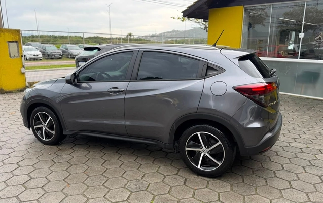 imagem-https://www.socarrao.com.br/sc-vehicle-images-prod/3090773/1788270607942-72432da7740a4883b996fb7e82704abd_1786039206156.jpg