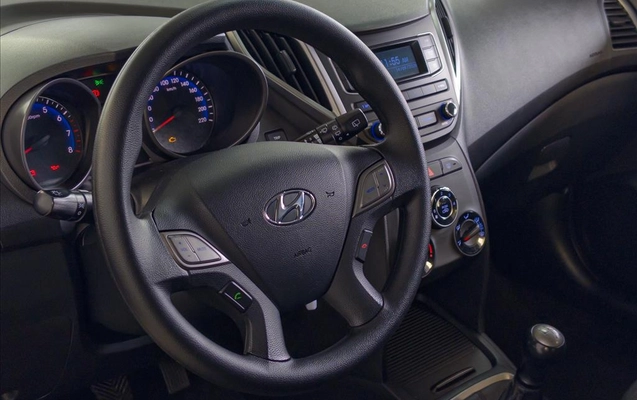 imagem-https://www.socarrao.com.br/sc-vehicle-images-prod/3090839/1789415934701-2a8d9e1d-12a6-4bc4-a3ae-3314c5c99a9420260914165321.jpeg