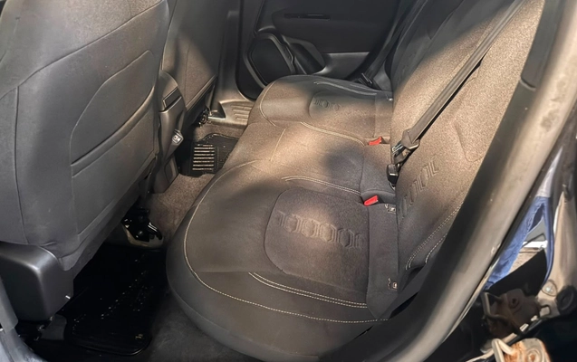 imagem-https://www.socarrao.com.br/sc-vehicle-images-prod/3091071/1786048727324-V2hhdHNBcHAgSW1hZ2UgMjAyNi0wOC0wNiBhdCAxMS40MS40N2ZlZi5qcGVn.jpeg
