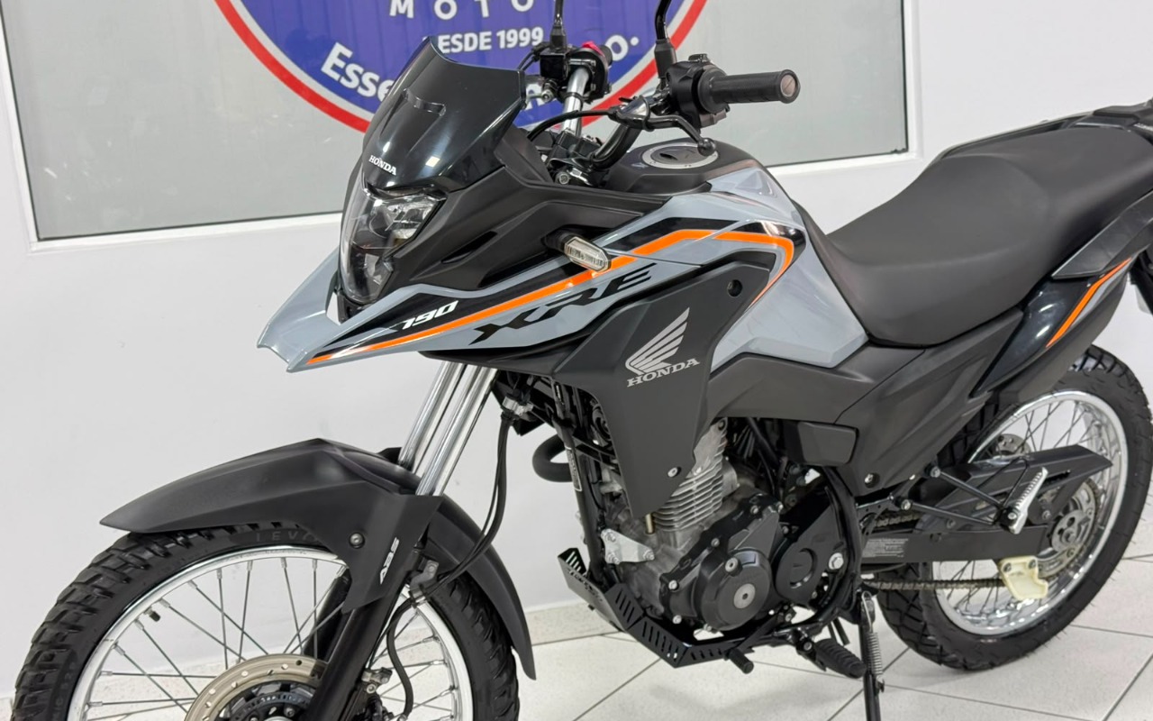 imagem-https://www.socarrao.com.br/sc-vehicle-images-prod/3091397/1786049630772-V2hhdHNBcHAgSW1hZ2UgMjAyNi0wOC0wMSBhdCAxMC4wMS4xOCAoMykuanBlZw.jpeg