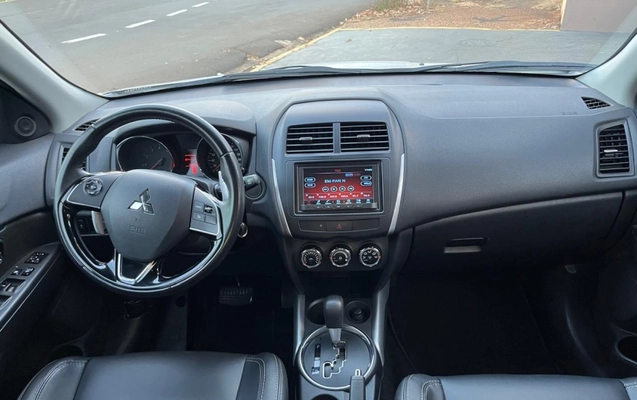 imagem-https://www.socarrao.com.br/sc-vehicle-images-prod/3091725/1786050898773-F1oN0lvENxy5d7rWDm1N7UIk015Uy1V5.jpg