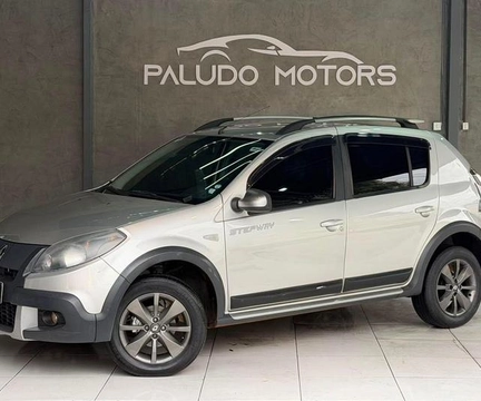 Renault Sandero 2012 Prata — foto 1 de 3