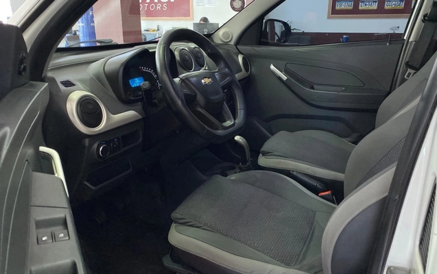 imagem-https://www.socarrao.com.br/sc-vehicle-images-prod/3093245/1788526585710-vehicle_image_1786106767_bf1e412ba20e1b1b8a701b62b1e5a62f.jpeg