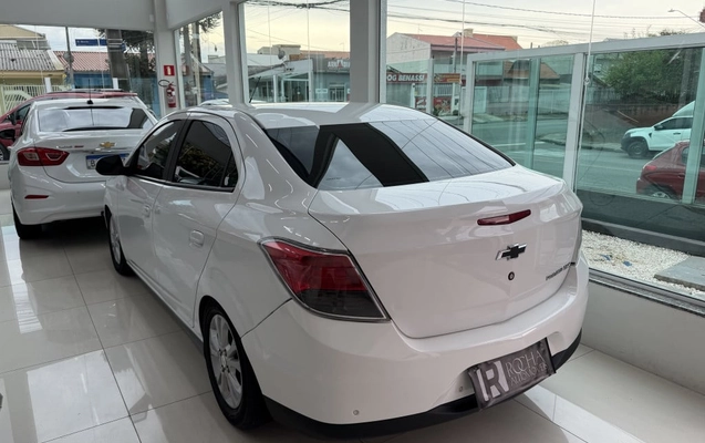imagem-https://www.socarrao.com.br/sc-vehicle-images-prod/3093284/1789495406939-vehicle_image_1786108530_f376d16bcea305a5094851bc8ffce7fe.jpeg
