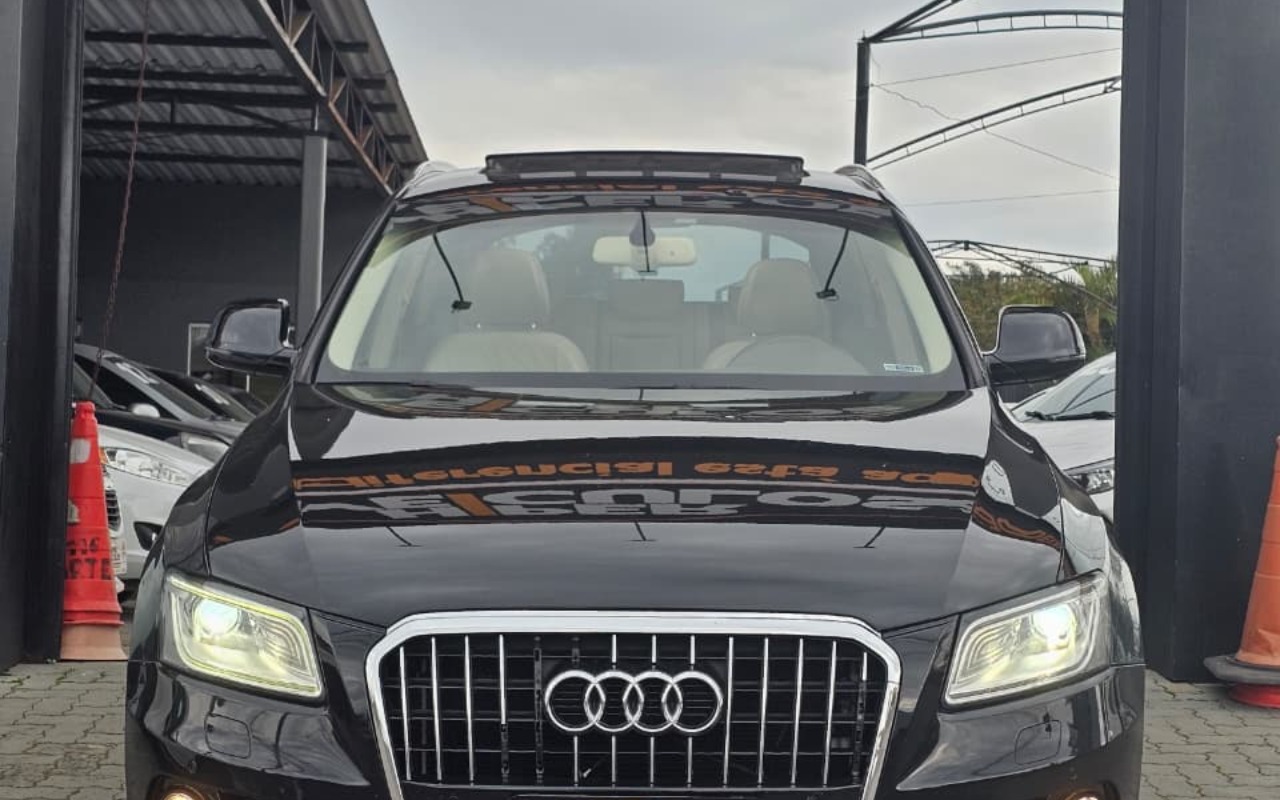 Audi Q5 2.0 16V TFSI 225cv Quattro Tiptronic na cor Preto no Canoas / RS - 3093292