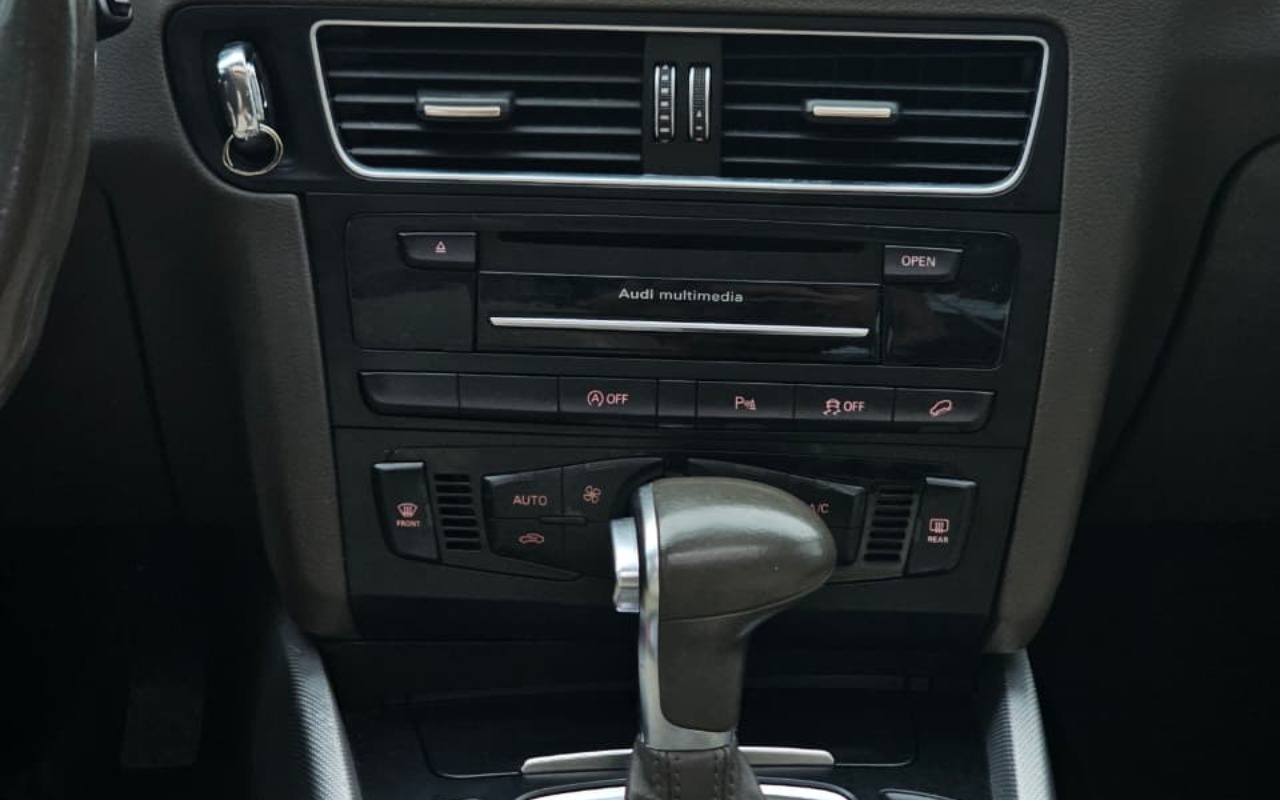 imagem-https://www.socarrao.com.br/sc-vehicle-images-prod/3093292/1786108633740-ZDRiOTRhNTYtOTNiZC00ZjA1LWFhNDgtODIwZTU2OTg1YmVjLmpwZw.jpg