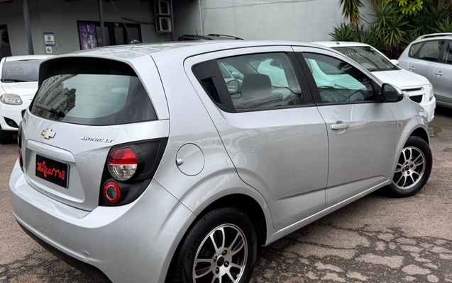 imagem-https://www.socarrao.com.br/sc-vehicle-images-prod/3093313/1786109304914-SU1HXzc0ODguanBlZw.jpeg