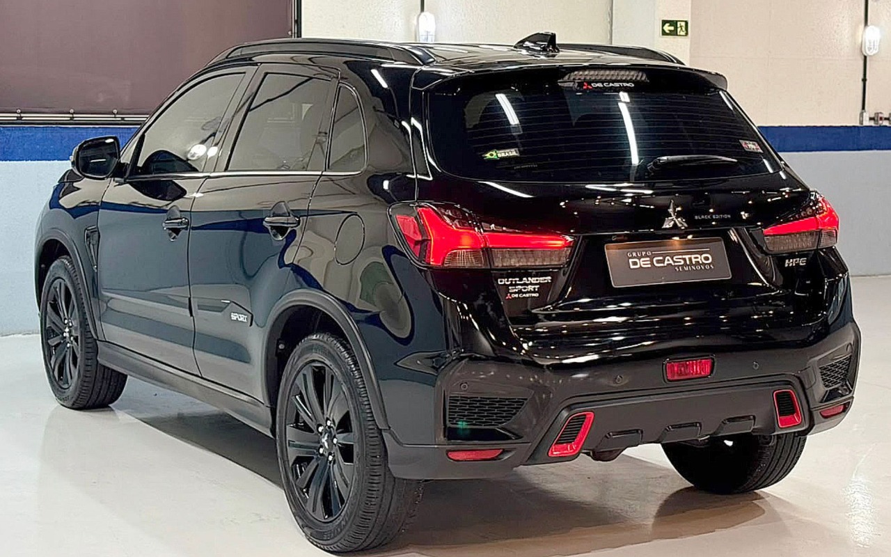 imagem-https://www.socarrao.com.br/sc-vehicle-images-prod/3093323/1786536359186-TUlUU1VCSVNISSBPVVRMQU5ERVIgU1BPUlQgSFBFIEJMQUNLIEVESVRJT04gLSAyMDIyIC0gUFJFVE8gLSBSSEsyRDM5ICg0KS5qcGc.jpg