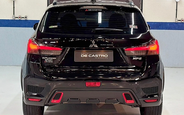 imagem-https://www.socarrao.com.br/sc-vehicle-images-prod/3093323/1786536359332-TUlUU1VCSVNISSBPVVRMQU5ERVIgU1BPUlQgSFBFIEJMQUNLIEVESVRJT04gLSAyMDIyIC0gUFJFVE8gLSBSSEsyRDM5ICg1KS5qcGc.jpg