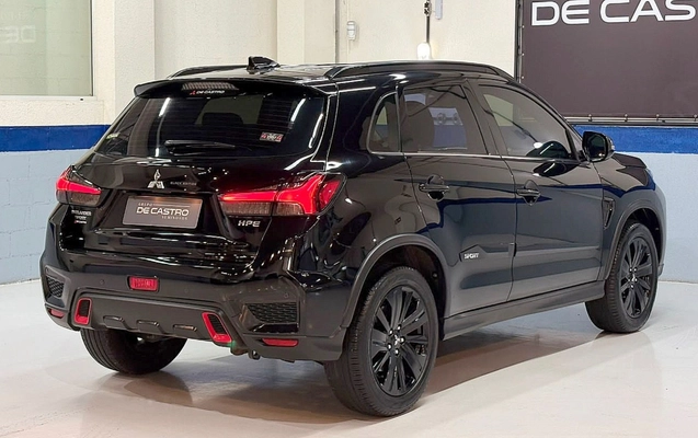 imagem-https://www.socarrao.com.br/sc-vehicle-images-prod/3093323/1786536359449-TUlUU1VCSVNISSBPVVRMQU5ERVIgU1BPUlQgSFBFIEJMQUNLIEVESVRJT04gLSAyMDIyIC0gUFJFVE8gLSBSSEsyRDM5ICg2KS5qcGc.jpg