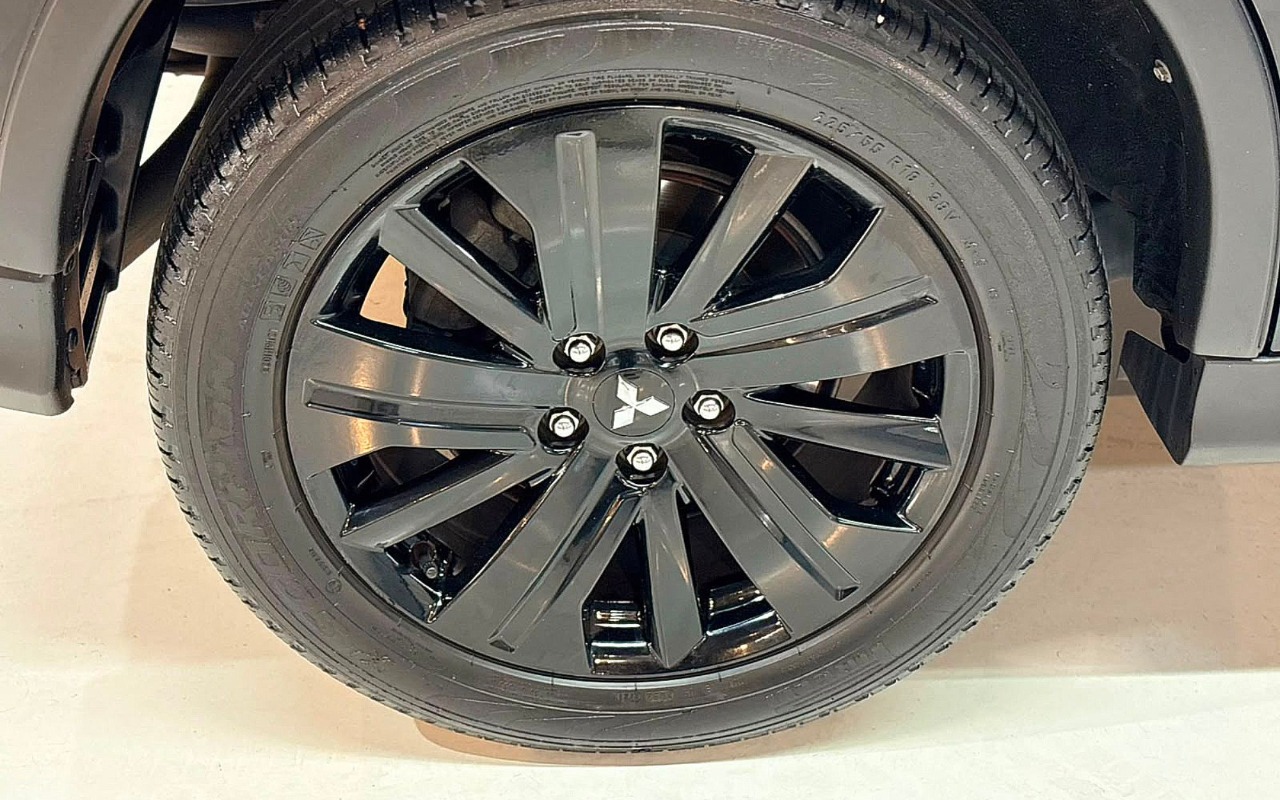 imagem-https://www.socarrao.com.br/sc-vehicle-images-prod/3093323/1786536360481-TUlUU1VCSVNISSBPVVRMQU5ERVIgU1BPUlQgSFBFIEJMQUNLIEVESVRJT04gLSAyMDIyIC0gUFJFVE8gLSBSSEsyRDM5ICgxMikuanBn.jpg