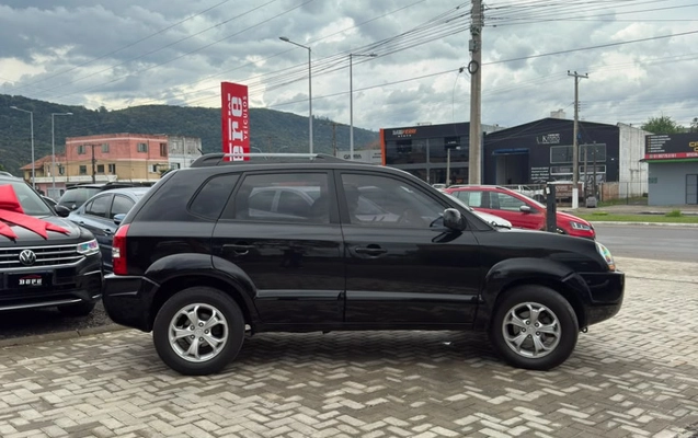 imagem-https://www.socarrao.com.br/sc-vehicle-images-prod/3093331/1786109954346-akFAEF1B3dKVjNMA1QQJLkjQFlcG7gSU.jpg