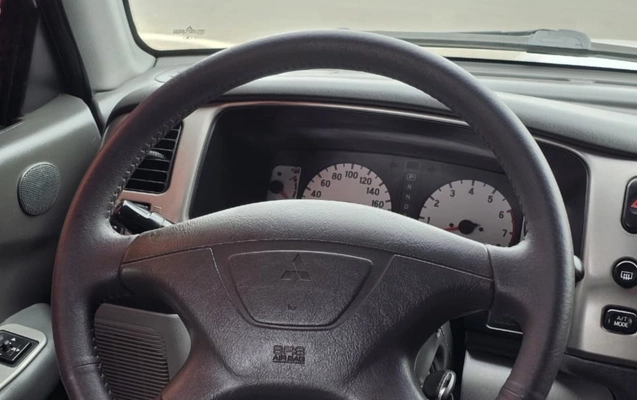 imagem-https://www.socarrao.com.br/sc-vehicle-images-prod/3093349/1786110474695-MTExNzg0MjAtMGY2ZS00MGIyLTllOTktNDgwOTNiYjljZWVjLmpwZw.jpg
