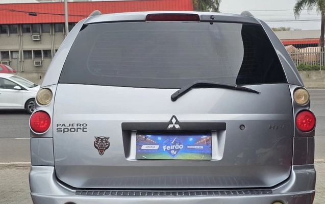 imagem-https://www.socarrao.com.br/sc-vehicle-images-prod/3093349/1786110474942-ZDgyYjBiMDItMGI0NC00Yzg4LThiZGEtNTExNjZlMzJlYjExLmpwZw.jpg