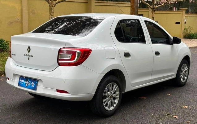 imagem-https://www.socarrao.com.br/sc-vehicle-images-prod/3093374/1786111006208-8324998_8_B_2c56b726ba.jpeg