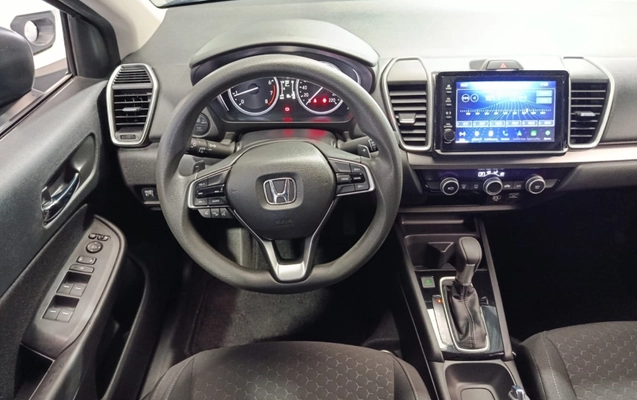 imagem-https://www.socarrao.com.br/sc-vehicle-images-prod/3093381/1789580157984-KBQuJk9mMngyrHeYDlwFI0CQppGwPZj9.jpg