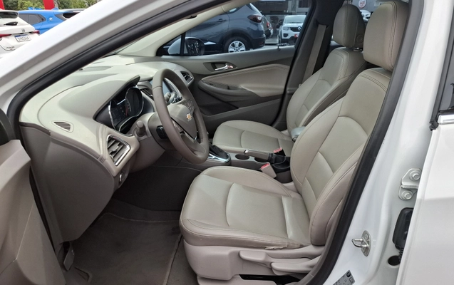 imagem-https://www.socarrao.com.br/sc-vehicle-images-prod/3093383/1786111174000-003_c05b9e16a1e2ecf76c71b7de172cc950.jpg