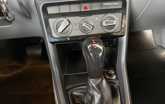 imagem-https://www.socarrao.com.br/sc-vehicle-images-prod/3093405/1786193780363-8327821_13_B_c5daf89523.jpeg
