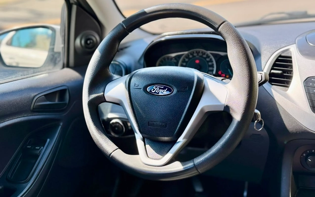 imagem-https://www.socarrao.com.br/sc-vehicle-images-prod/3093442/1786112437580-6aca5d5e-0504-440f-8b0f-8011b1ce7559.jpeg