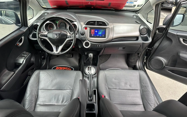 imagem-https://www.socarrao.com.br/sc-vehicle-images-prod/3093601/1788011592107-6686fafb86ed46ca9510b7ba263ba54d_1788011541949.jpg