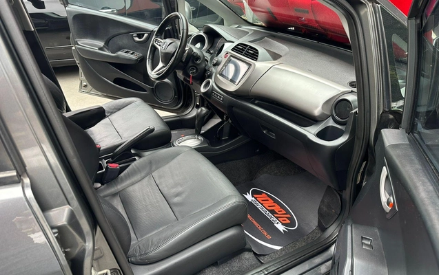 imagem-https://www.socarrao.com.br/sc-vehicle-images-prod/3093601/1788011592112-3ba53fc0cc324be1a5fa07a51ea41692_1788011541968.jpg